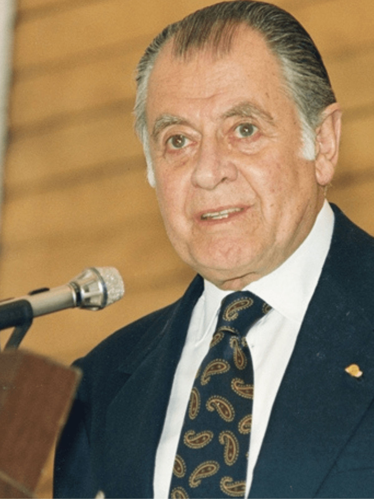 Patricio Aylwin Azócar: una vida dedicada a la política y la democracia