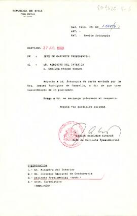 [Carta de Jefe de Gabinete a Ministro del Interior remitiendo carta de Sra. Isabel Rodríguez]