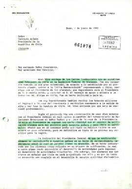 Carta del Embajador de Chile en Alemania, sr. Carlos Huneeus, dirigida al Señor Patricio Aylwin Presidente de la República de Chile