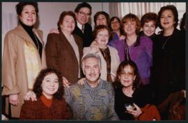 Fotografía : Elvira Savi junto a un grupo de colegas