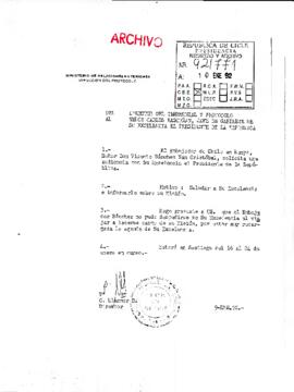 [Nota del Director de Ceremonial y Protocolo, informa solicitud de audiencia del embajador de Chile en Kenya]