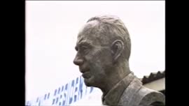 Presidente Aylwin inaugura monumento en honor a su padre Don Miguel Aylwin en el Liceo A 129 : video