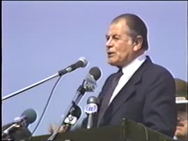 Presidente Aylwin ofrece discurso con motivo  del primero de mayo : video