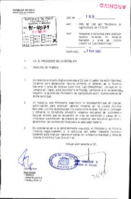 [Responde a solicitud para efectuar labores mineras en reserva nacional "Las Chinchillas"]