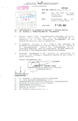 [Oficio de la Subsecretaria de Desarrollo Regional y Administrativo dirigido a los alcaldes de Valpraíso y Cúrico]