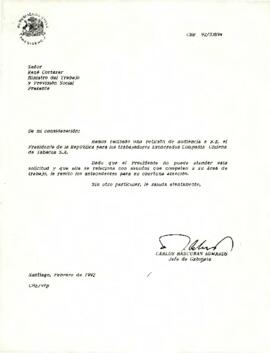 Carta de Carlos Bascuñán Edwards, Jefe de Gabinete Presidencial, a René Cortázar Sanz, Ministro del Trabajo y Previsión Social, sobre solicitud de audiencia de trabajadores exonerados de la Compañía Chilena de Tabacos
