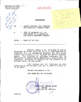 [Memorandum: remite oficio relativo al problema planteado por la Asociación de Comerciantes Ambul...