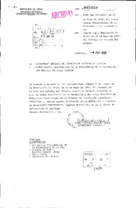 [Oficio Ord. N° 5050 de Secretario Consejo de Defensa del Estado, remite copia de resolución]