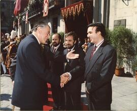 Visita de Estado del Presidente Patricio Aylwin al Ayuntamiento de Madrid: Recibimiento de autoridades.