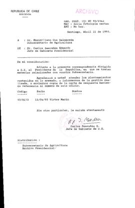 [Oficio Gab. Pres. Ord. N° 1942 de Jefe de Gabinete Presidencial, remite copia de carta]