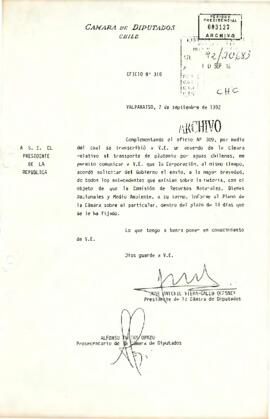 Presidente Aylwin responde a la cámara de diputado sobre el transporte de plutonio desde Francia a Japón, y que se puede sumar a otros países la posibilidad de prohibir el paso del barco japonés que realizará el transporte.