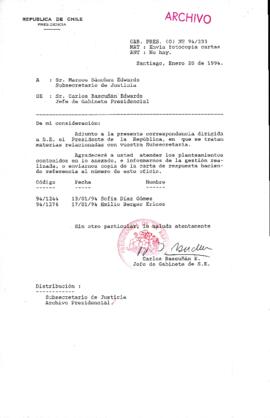 [Oficio Ord. N° 233 de Jefe de Gabinete Presidencial, remite copia de carta que se indica]