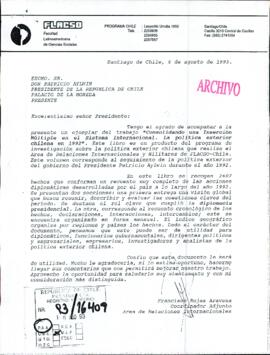 [Carta adjunta ejemplar de trabajo "Consolidación una Inserción Múltiple en el Sistema Internacional. La Política Exterior Chilena en 1992"]