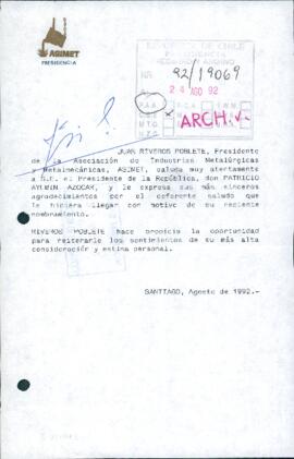 [Saluda y agradece]