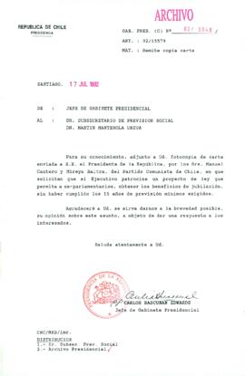 [Oficio Ord. N° 3648 de Jefe de Gabinete Presidencial, remite copia de carta]