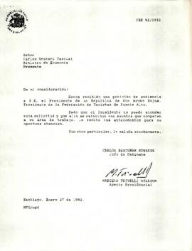 Carta de Carlos Bascuñán Edwards, Jefe de Gabinete Presidencial, a Carlos Ominami Pascual, Ministro de Economía, sobre solicitud de audiencia de Bruno Rojas G., presidente de la Federación de Taxistas de Puente Alto