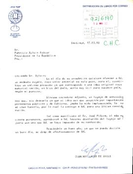 [Saluda por onomástico y remite documento]