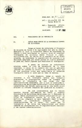 Presidente Aylwin responde a la cámara de diputado sobre el transporte de plutonio desde Francia a Japón, y que se puede sumar a otros países la posibilidad de prohibir el paso del barco japonés que realizará el transporte.