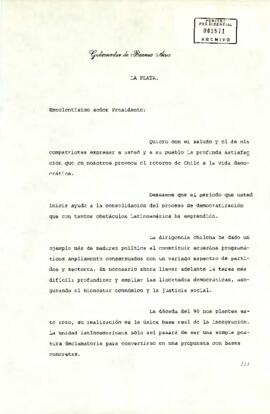 Felicitaciones al presidente electo Patricio Aylwin por la vuelta a la democracia de Chile del gobernador de Buenos Aires