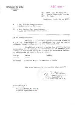 [Oficio  Gab. Pres. Ord. N° 3132 de  Jefe de Gabinete Presidencial, remite copia de carta que se indica]