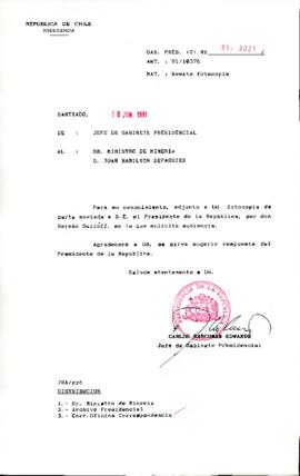 Se envía carta enviada a S.E. el Presidente de la República, por don Hernán Guiloff, en la que solicita audiencia. Agradeceré a Ud. se sirva sugerir respuesta.